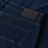 Jean coupe droite Alaska en Midnight Rinse