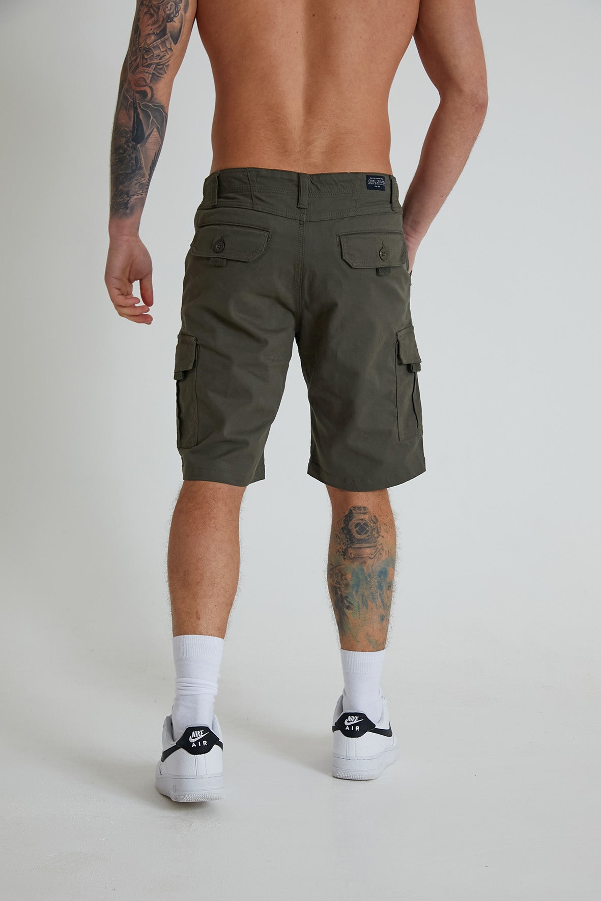 ROVER Cargo short with multi pockets in premium cotton twill - OLIVE - DML Jeans 