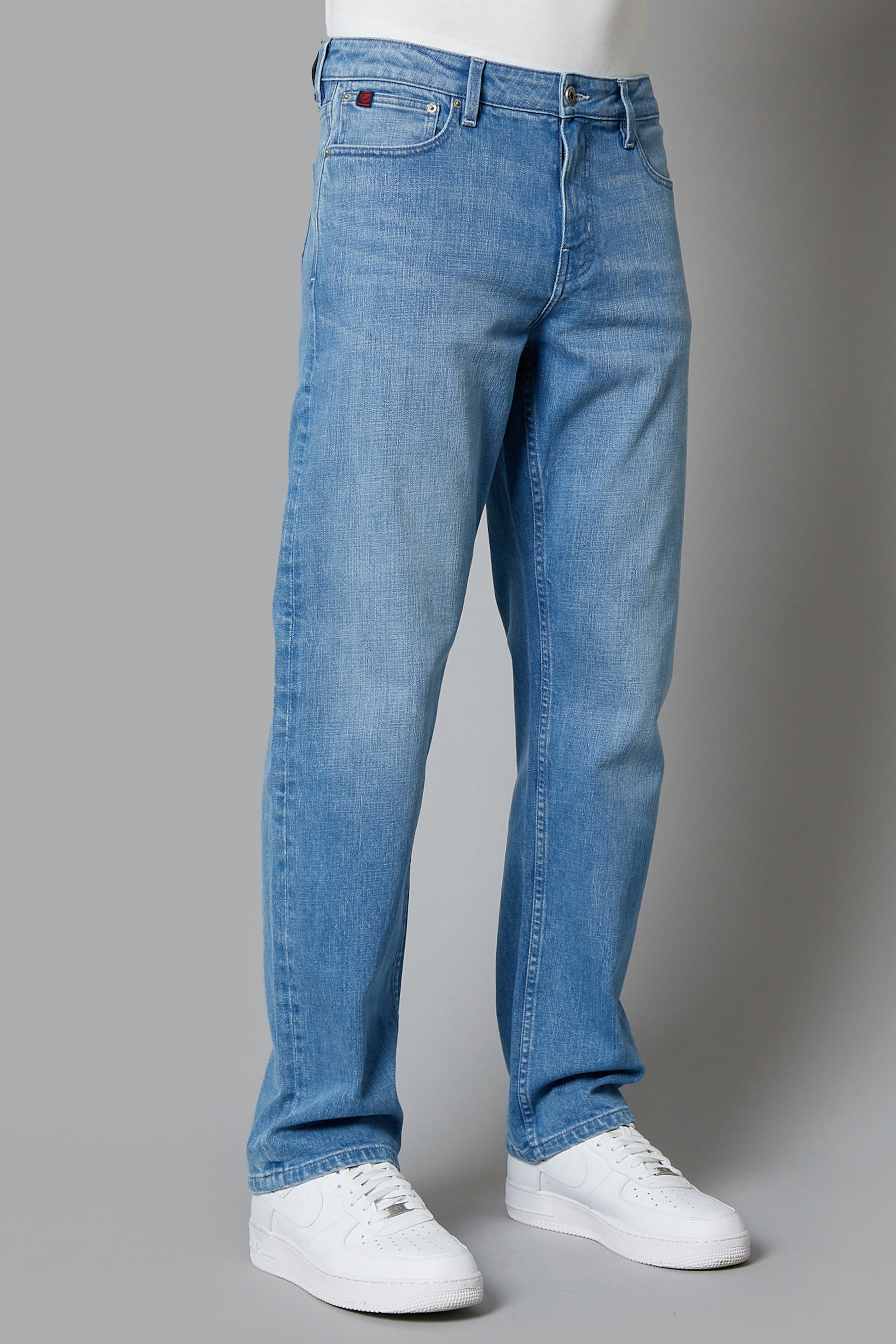 DML Jeans Montana Loose Fit Jeans In Light Blue Comfort Stretch